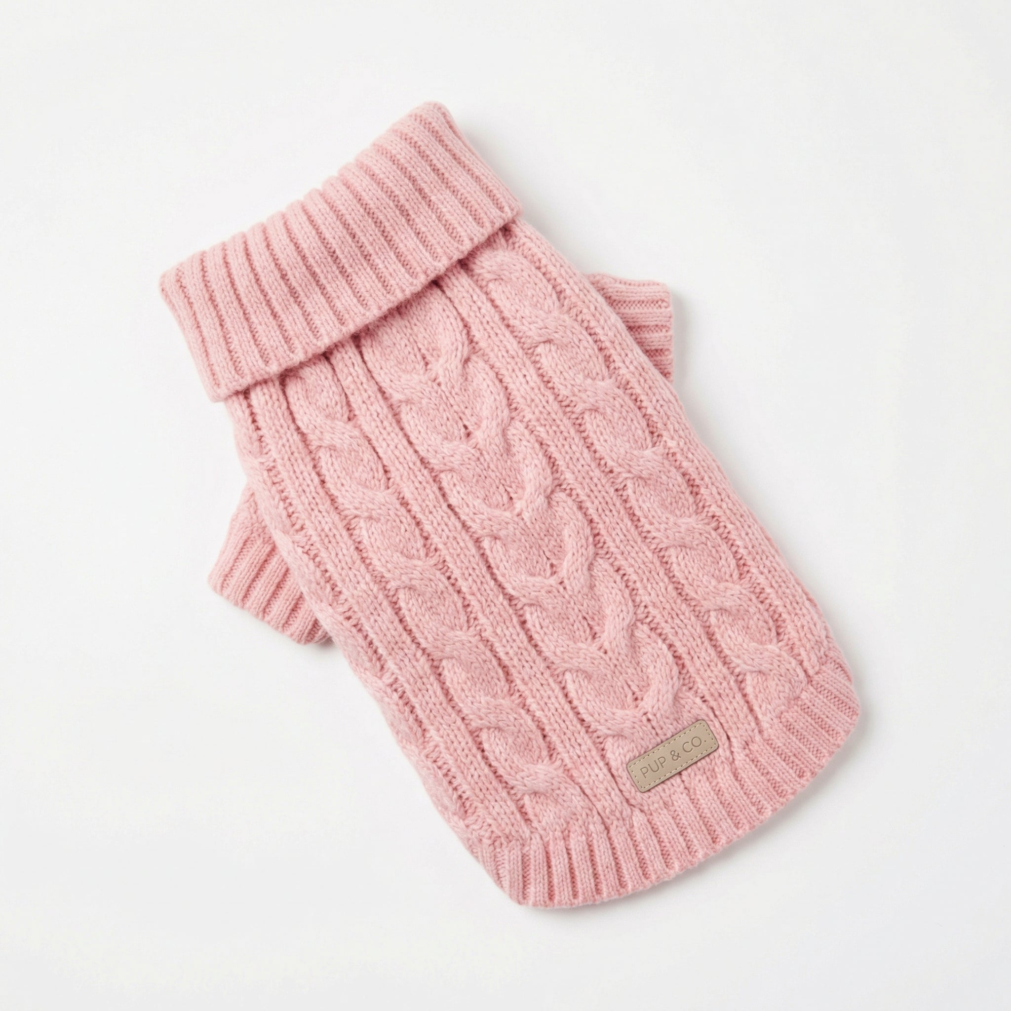 Roze Gebreide Hondentrui Met Kabelpatroon